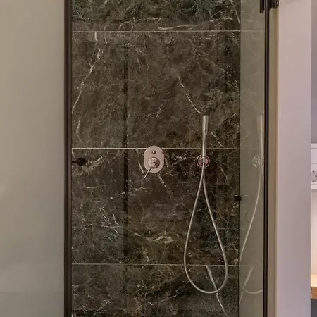 Tis Yayas Apartment *