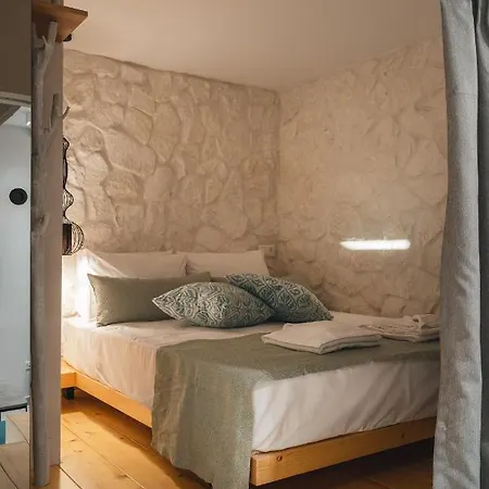 Apartament Tis Yayas