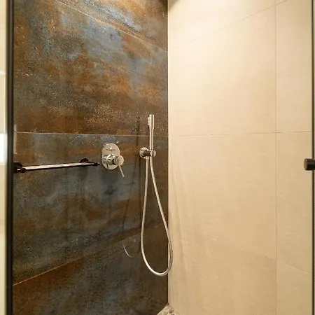 Apartament Tis Yayas