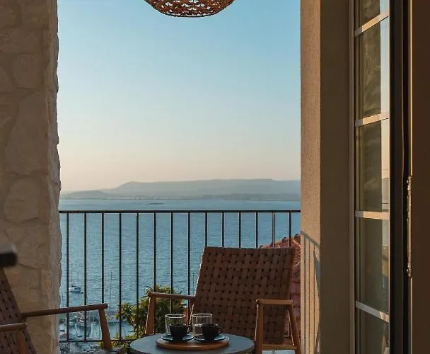 Tis Yayas بيلوس